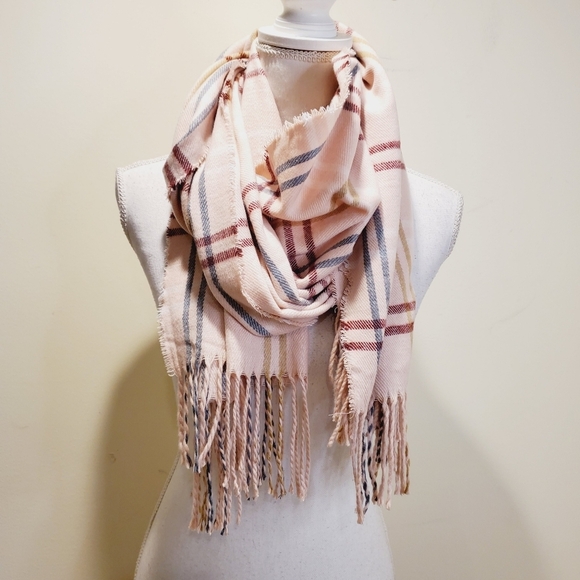 Steeve Madden plaid Fringe  scarf - Picture 4 of 8